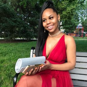 Meet your Posher, Corinne